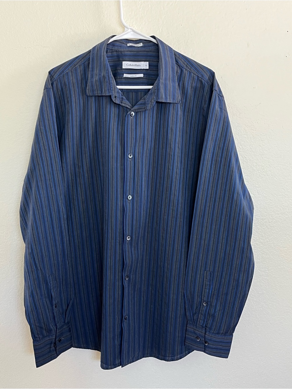 Calvin Klein Modern Fit Long Sleeve Button Up Blue Gray Striped Shirt XL